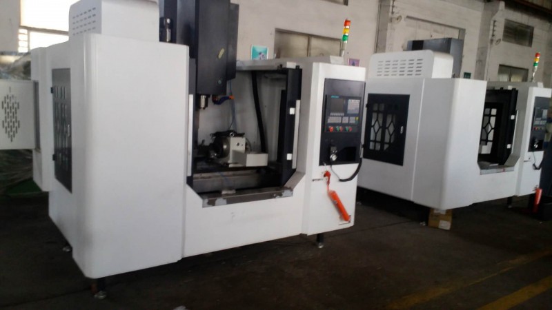 VMC430小型立式數控機床加工中心