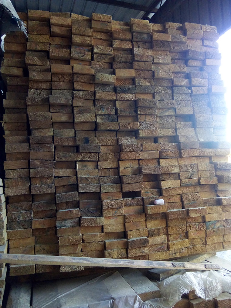 3.5cm厚松木板-樟子松/白松木方木龍骨加工銷售