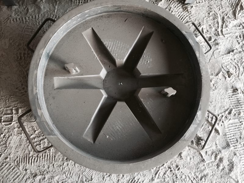 井蓋模具  圓形井蓋鋼模具  帶邊框的檢查井模具