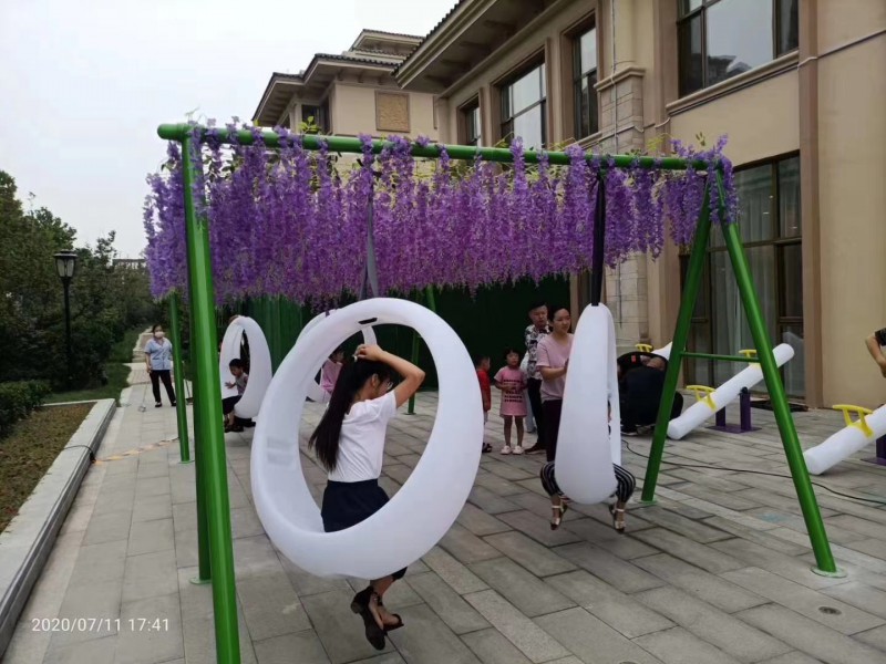 戶外游樂設備租售發光蹺蹺板出售多彩發光蹺蹺板定制廠家