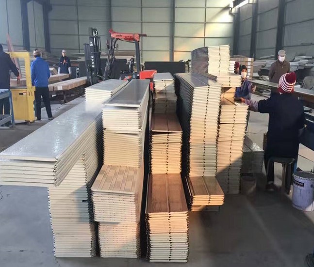 山東聚氨酯保溫板保溫裝飾一體板防火隔熱板