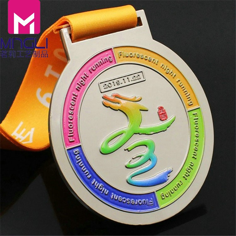 古銅色運(yùn)動(dòng)會(huì)獎(jiǎng)牌制作學(xué)校比賽獎(jiǎng)?wù)露ㄗ鰡T工退休獎(jiǎng)?wù)? title=